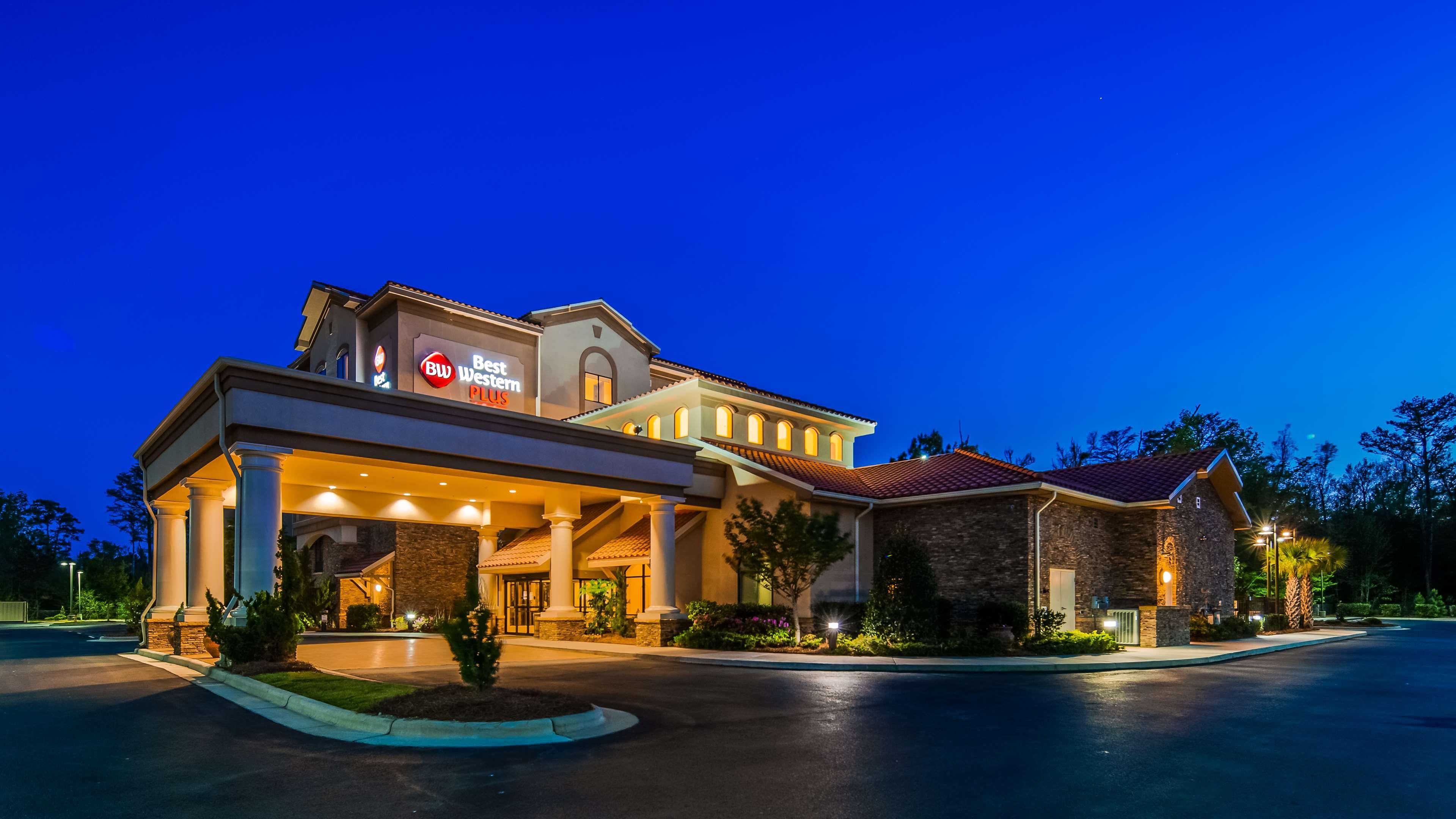 Best Western Plus Westgate Inn And Suites Leland Exterior photo